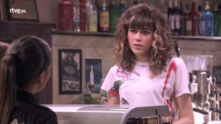 Servir y proteger - Paty habla con Espe y Lola sobre el nuevo novio de su madre