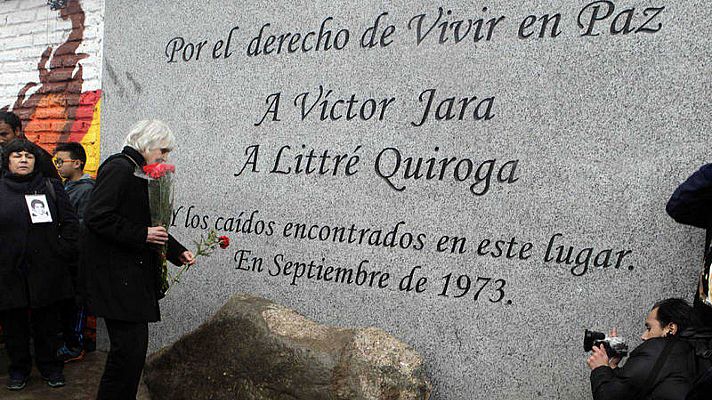 Telediario 1 - Condenados 45 años después nueve militares chilenos por el crimen del cantautor Víctor Jara