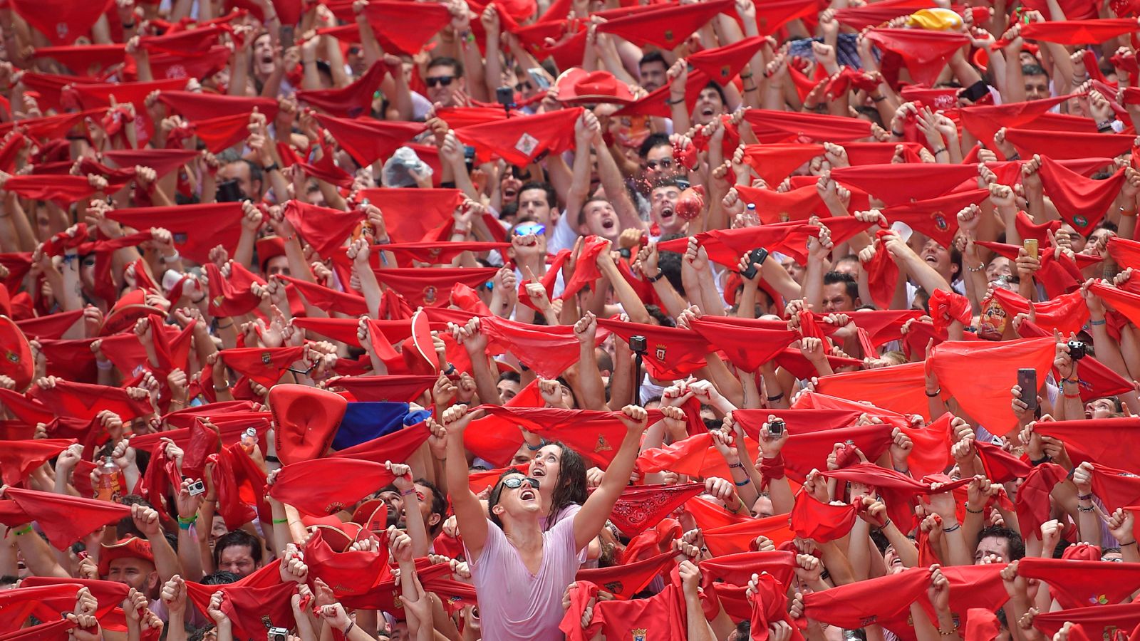 El chupinazo da inicio a las fiestas de San Fermín 2018