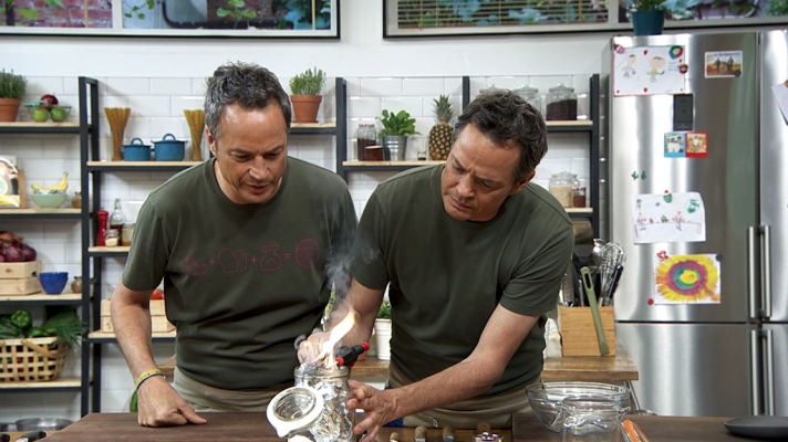 Torres en la cocina - Caballa con piparras y fresas con mascarpone