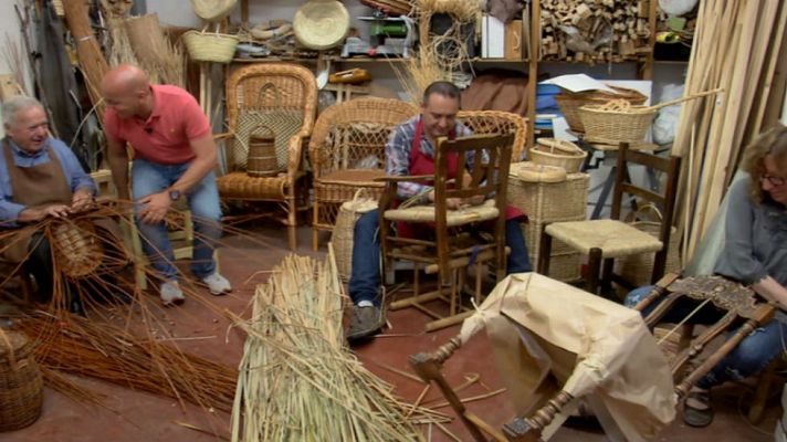 Aquí la Tierra - Una familia bien avenida entre cestas