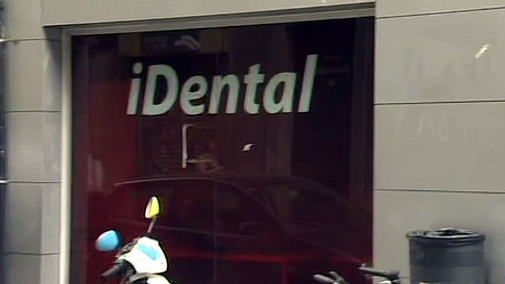 Telediario 1 - Recomiendan a los pacientes de las clínicas Idental, cerradas en toda España, hacerse pruebas de VIH y hepatitis