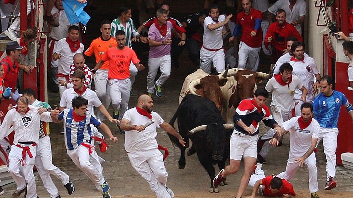 Telediario 1 - San Fermin 2018 | Los dobladores, especialistas en evitar percances