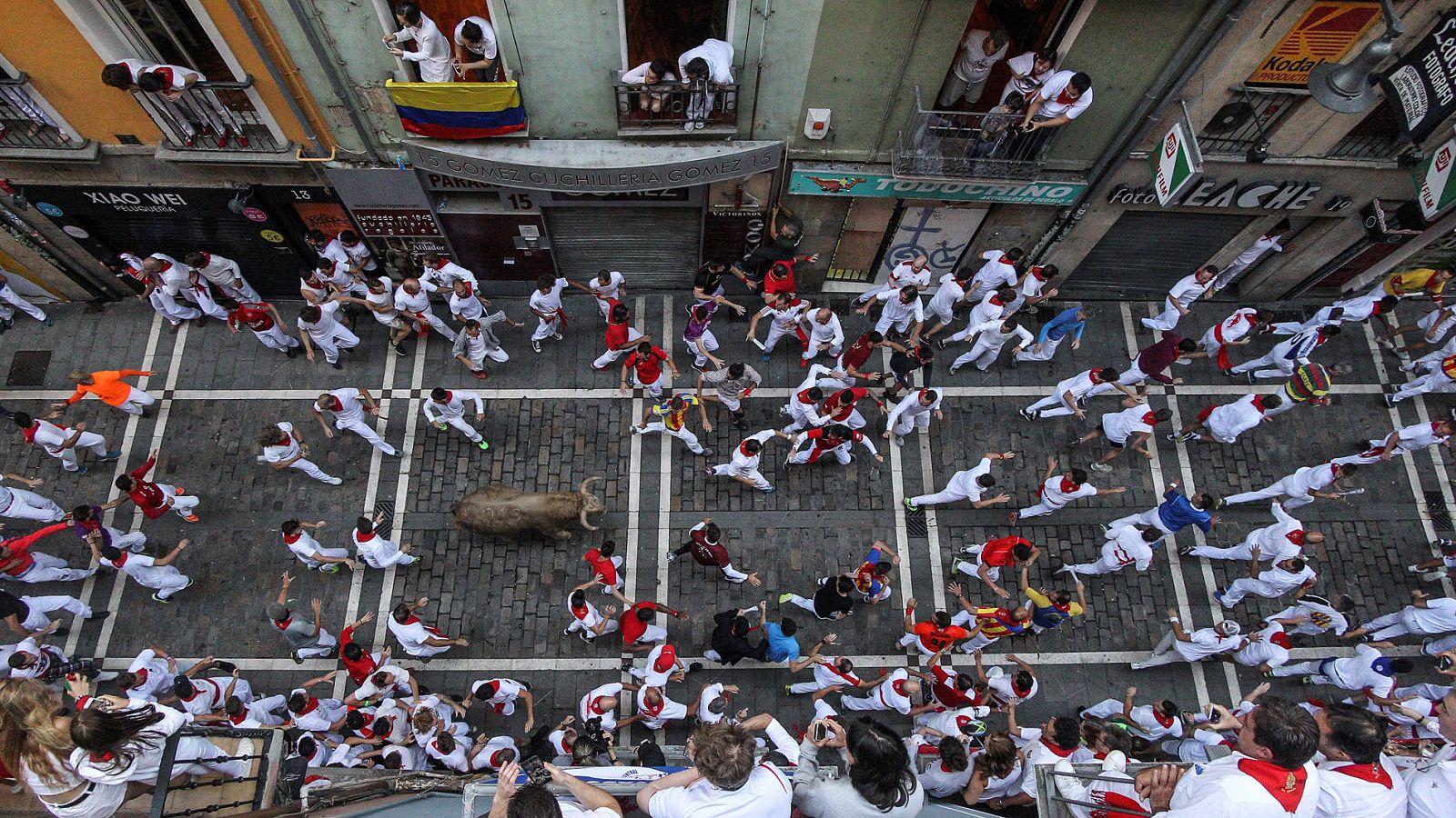 San Fermín | Decenas de corredores se estrenan en los encierros