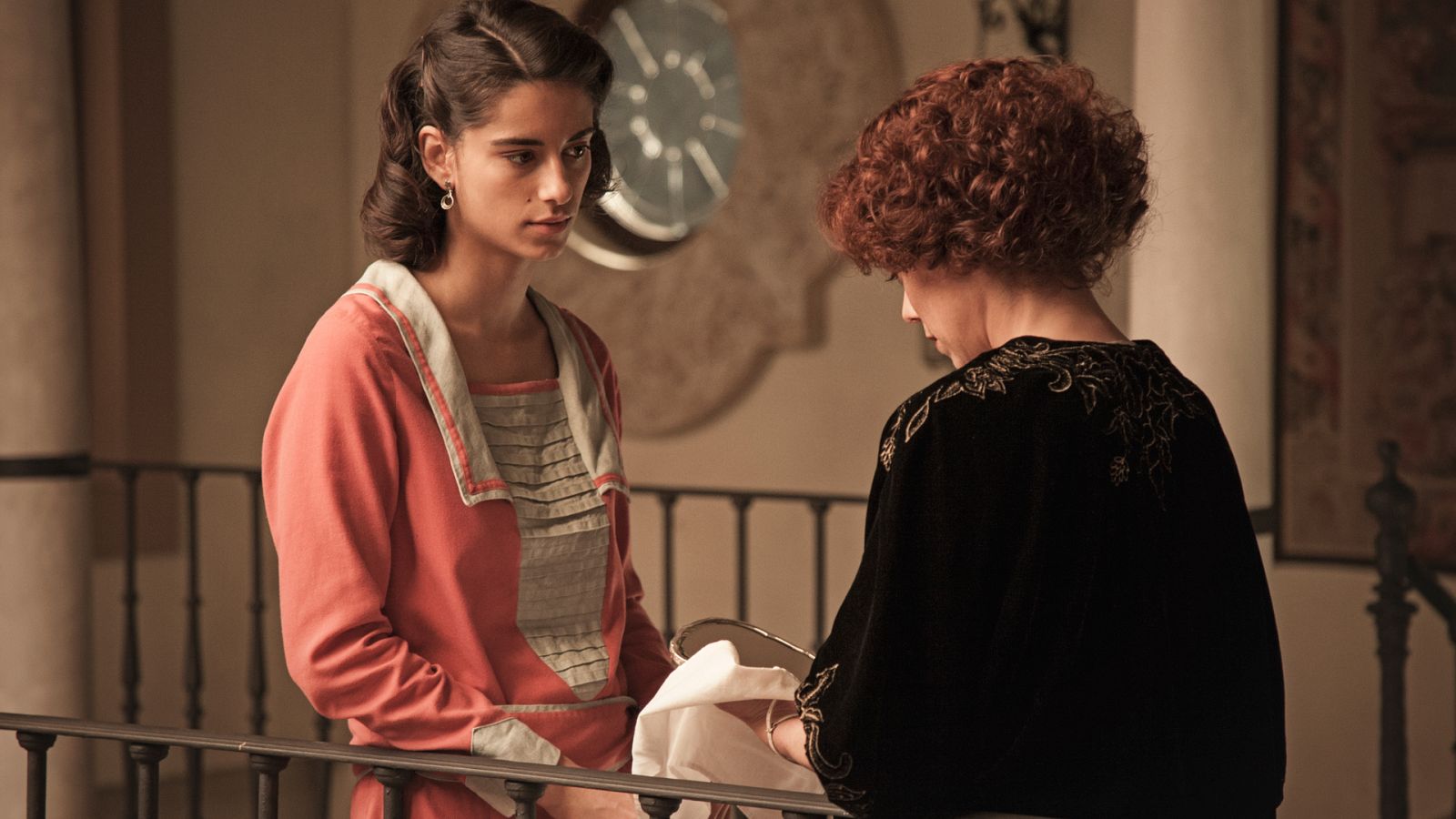 La otra mirada - Los espejos iguales que Teresa y Roberta tienen en común