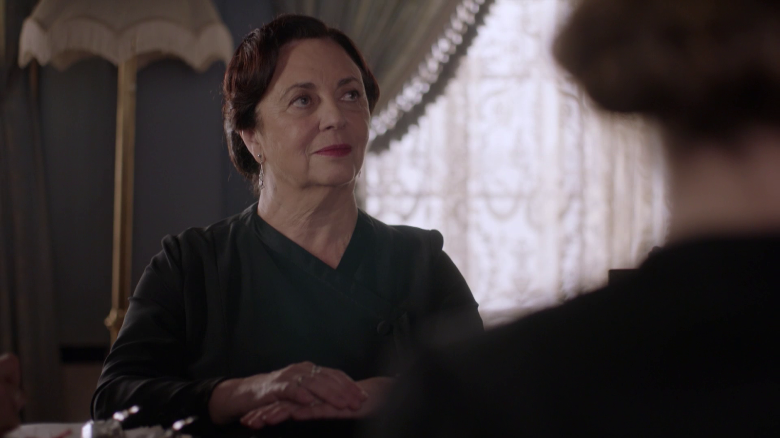 La otra mirada - Luisa da el poder de la Academia a Doña Manuela