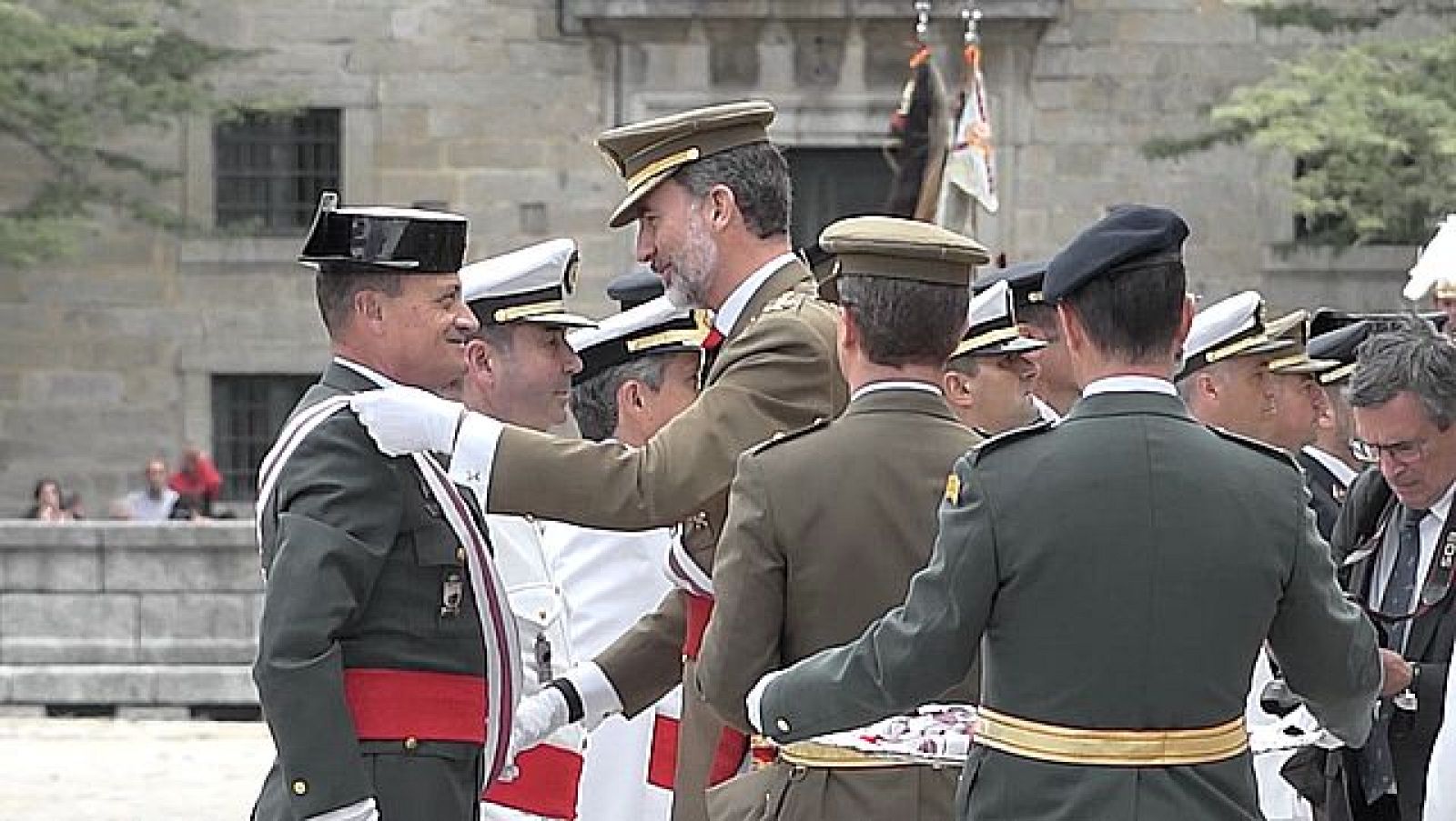 Premiar el mérito: Las órdenes y condecoraciones españolas *