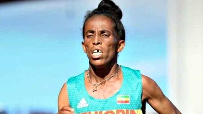 Telediario 1 - Una atleta etíope enciende las redes por su aspecto físico a sus 16 años