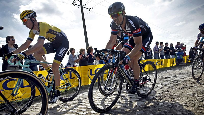 Tour 2018 | El pelotón se prepara para la gran etapa del 'pavé' | Ver