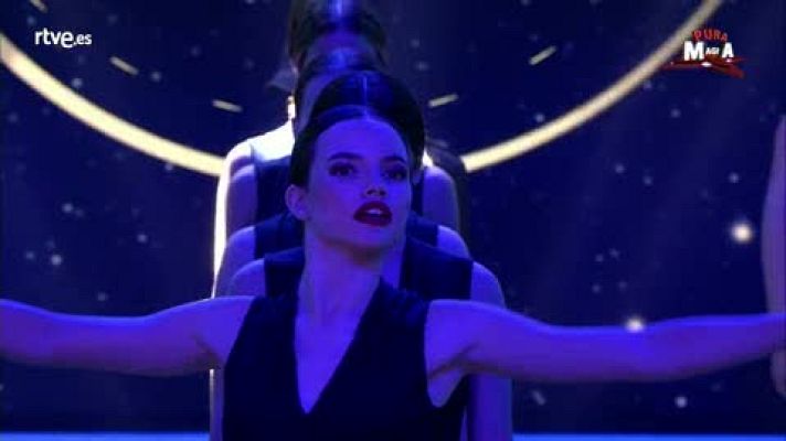 Pura magia - Maga Gisell y su manipulación de cartas