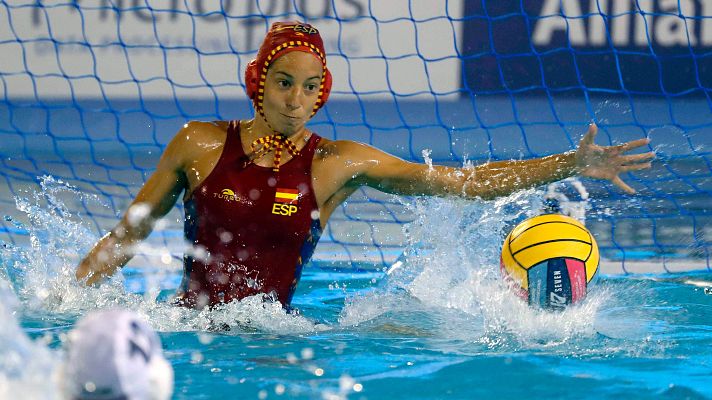 Telediario 1 - La selección femenina de waterpolo, a por su tercera victoria