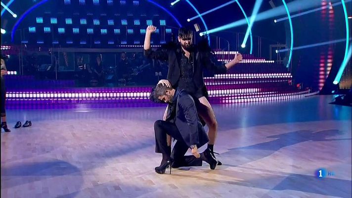 Bailando con las estrellas - Roberto Leal y Manu Sánchez compiten en tacones