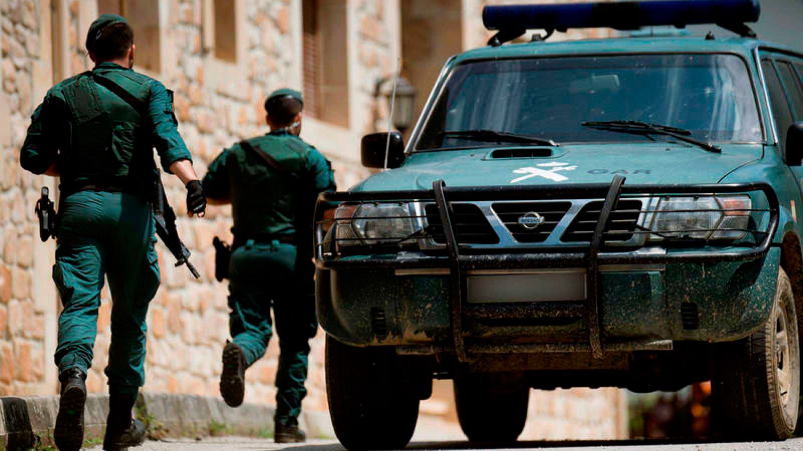 Detenido el hombre armado que huyó tras atrincherarse en su casa en Turieno - Informativo 24h | Ver