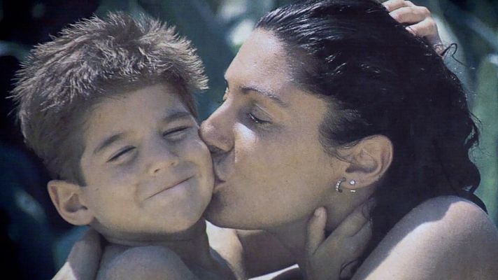 Lazos de sangre - Julián Contreras Jr: "Mi madre se perdió en su imagen"