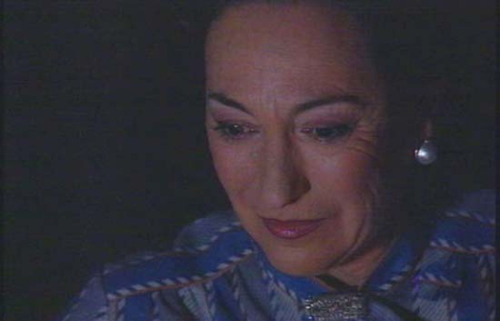 Amar - Aparece el espíritu de Doña Loreto