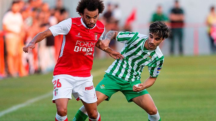 Telediario 1 - El Betis prueba el VAR en un polémico amistoso