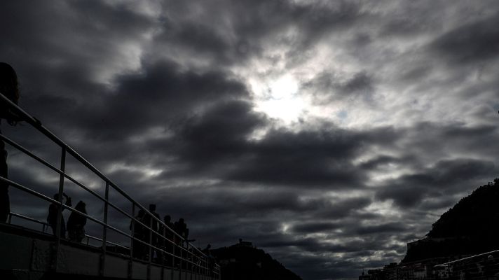 El tiempo - Probabilidad de tormentas fuertes en puntos de la meseta norte, sierras del bajo Ebro y norte de Cataluña.