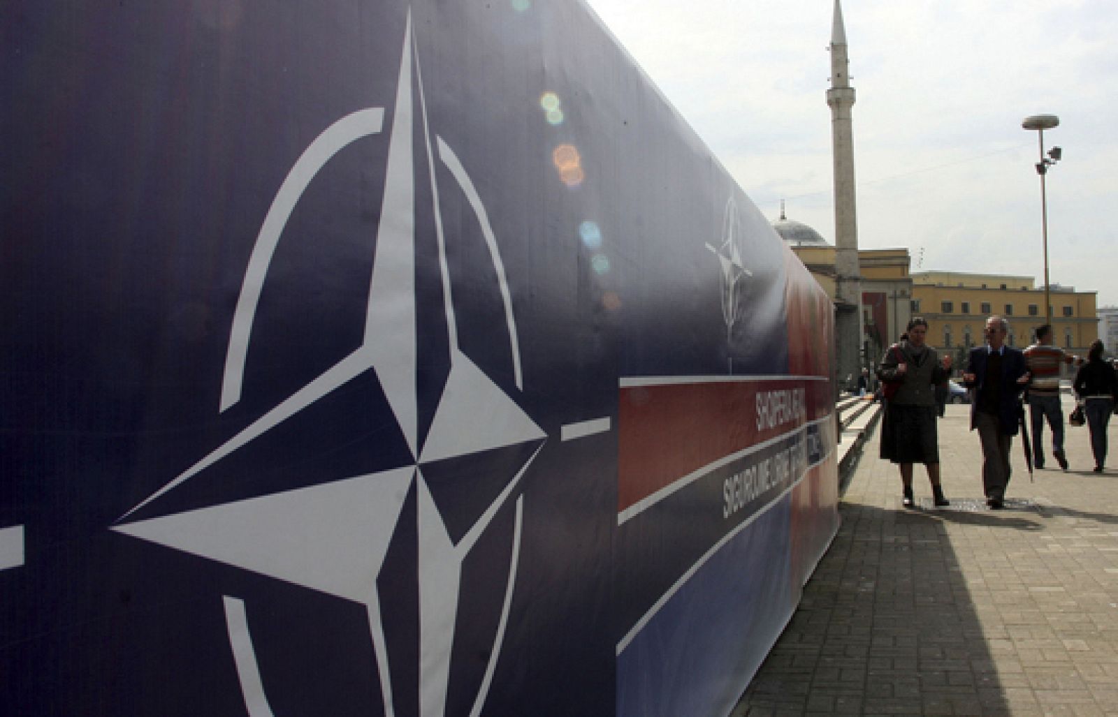 Los miembros de la OTAN redefinen su estrategia ante el terrorismo.