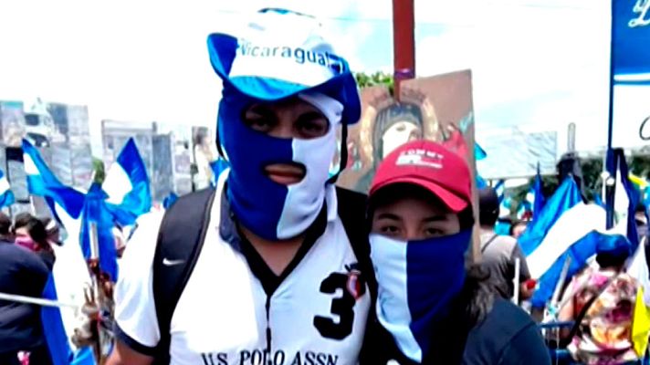 Telediario 1 - La lucha de los opositores en Nicaragua: "Cruzando la barricada, le dió un francotirador en el pecho"