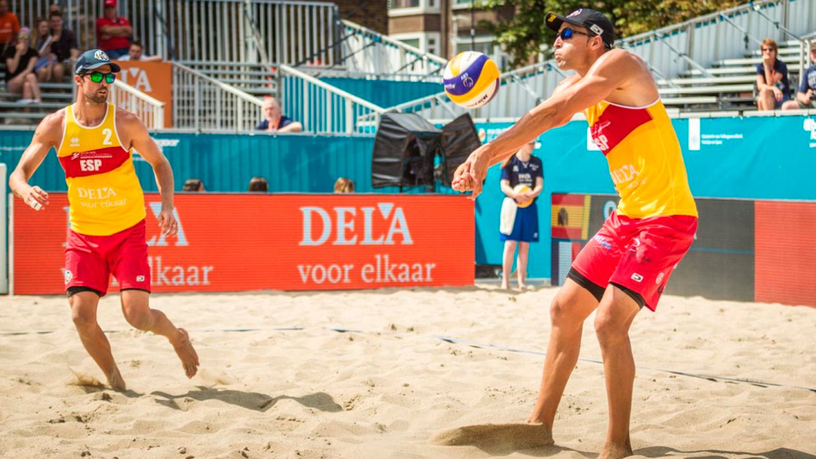 Herrera y Gavira jugarán las semifinales del Europeo de voley playa