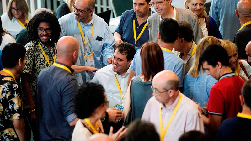 Tensas dicusiones en el Congreso del PDeCAT para elegir la nueva dirección