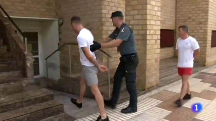 Telediario 1 - En Ibiza la guardia civil ha detenido a 4 británicos por un presunto delito de violación múltiple