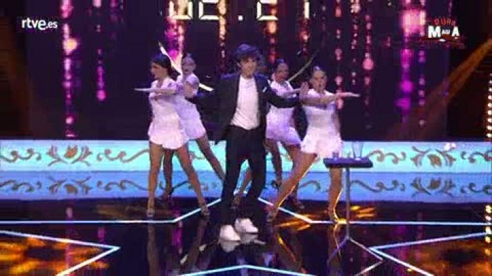 Pura magia - David Díaz, Nina, y su número de monedas en el vaso