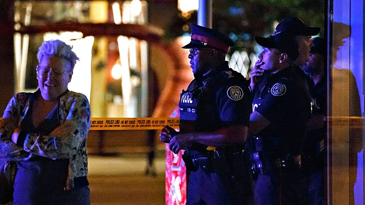 Telediario 1 - Un tiroteo en Toronto deja una mujer muerta, además del autor de los disparos