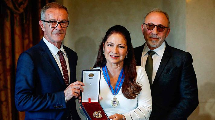 Telediario 1 - Gloria Estefan recibe la Medalla de Oro de las Bellas Artes