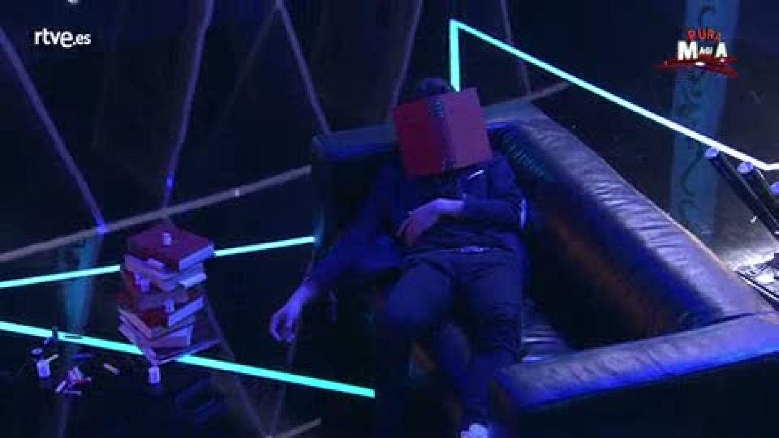 Alfonso Junior y mágico número de hilos