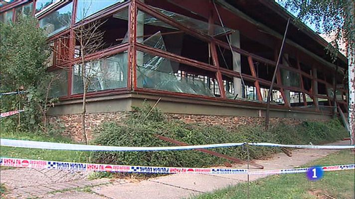 Telediario 1 - Cangas del Narcea recibe 240 reclamaciones por la explosión pirotécnica