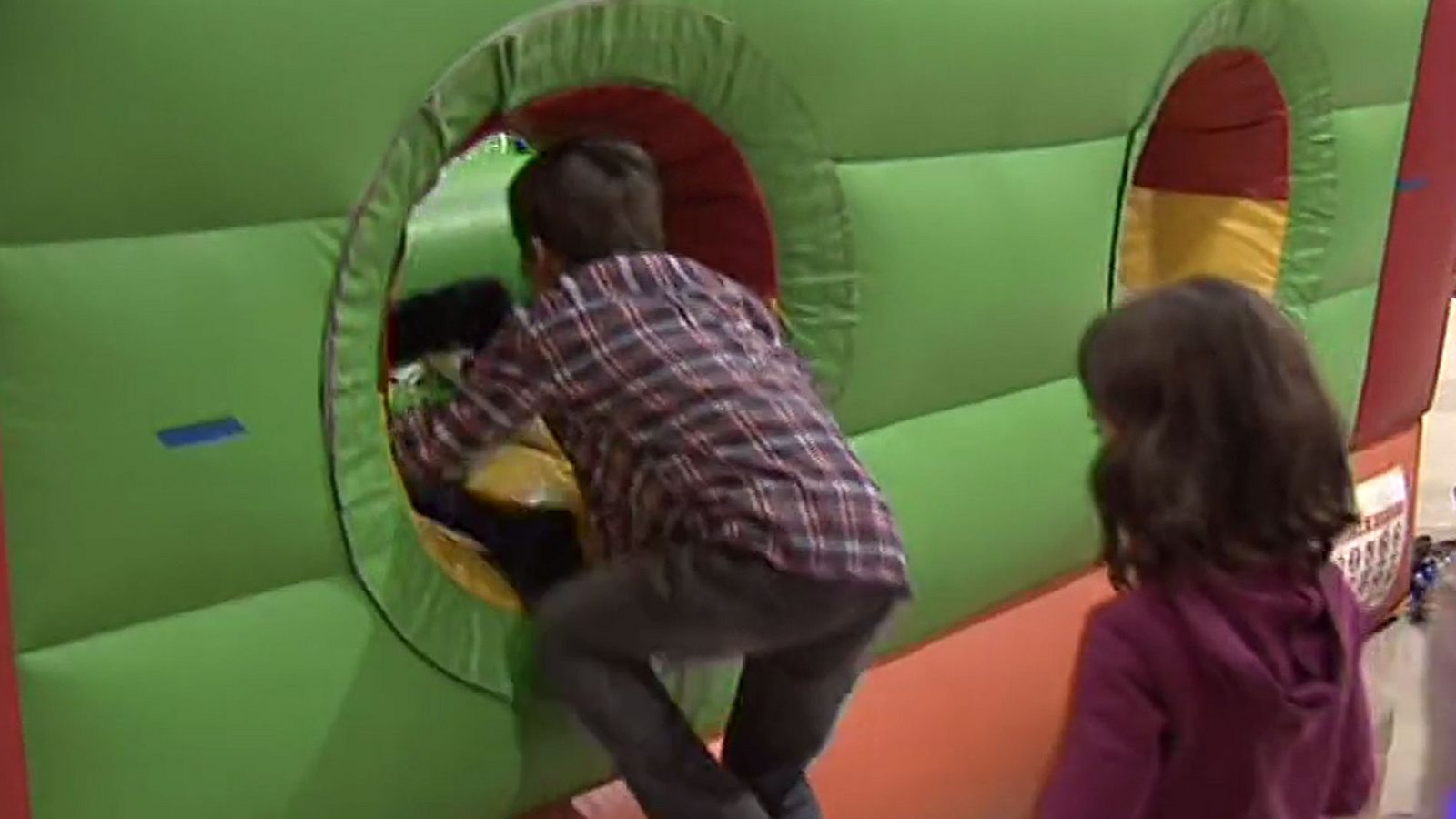 La falta de anclaje y el viento son las primeras causas de los accidentes en castillos hinchables