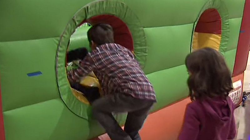 La falta de anclaje y el viento son las primeras causas de los accidentes en castillos hinchables