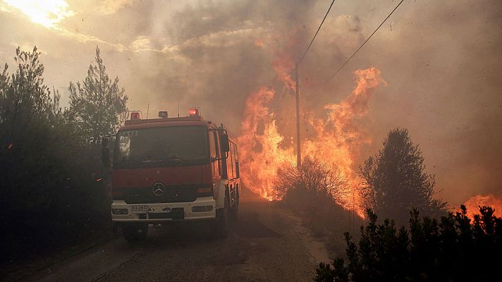 Telediario 1 - Al menos 24 muertos y más de centenar de heridos en Grecia por varios incendios