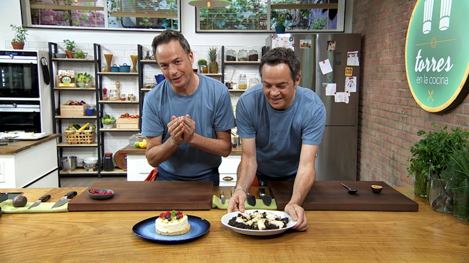 Torres en la cocina - Cuscús negro de calamar. Mouse de maracuyá - ver ahora