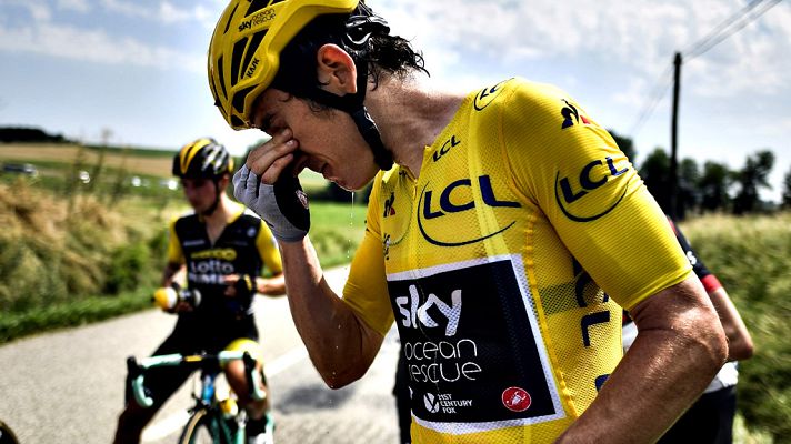 Tour de Francia - Tour 2018 | Una protesta de granjeros obliga a lanzar gases lacrimógenos y detiene momentáneamente la etapa 16