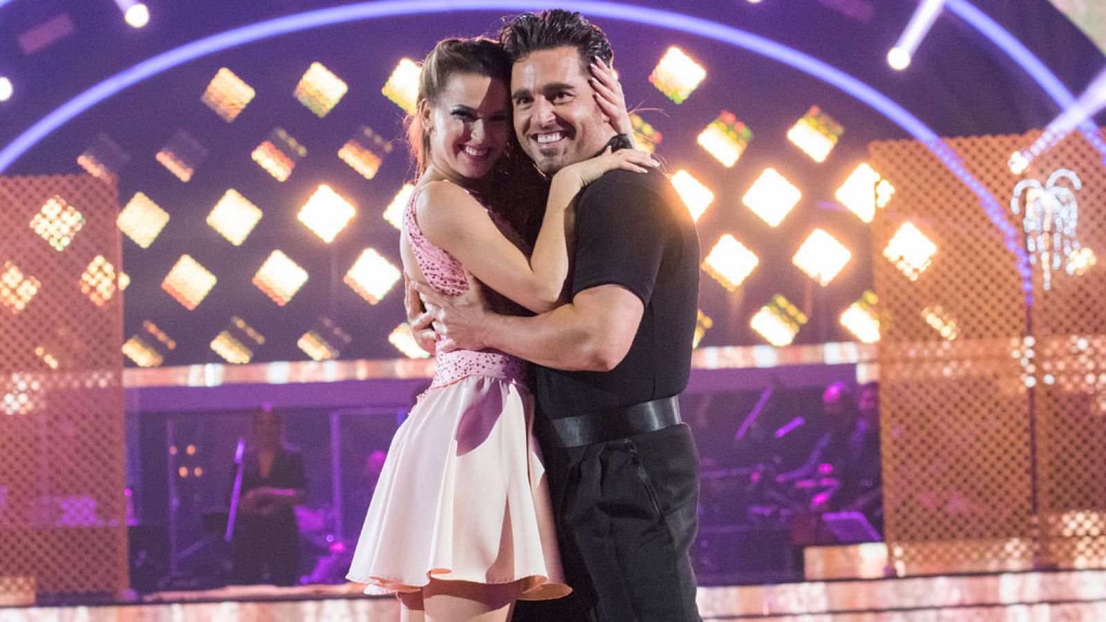 Bailando con las estrellas - David Bustamante y Yana bailan "The time of my life"