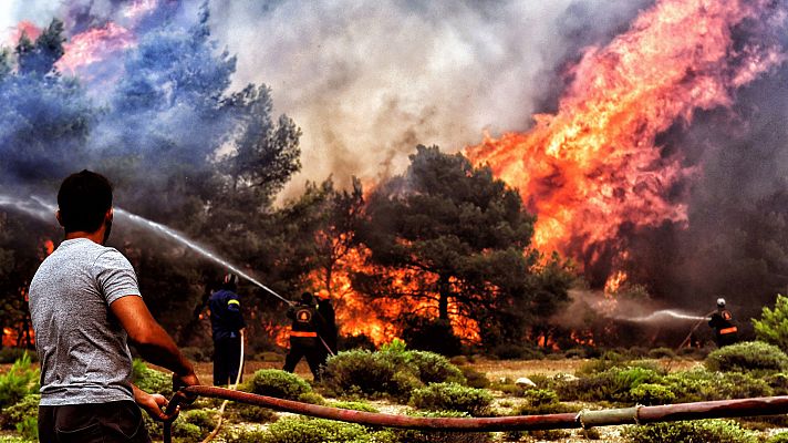 Informativo 24h - Una española en Grecia, sobre la delicada situación griega: "Esta oleada de incendios es más trágica que la de 2007"