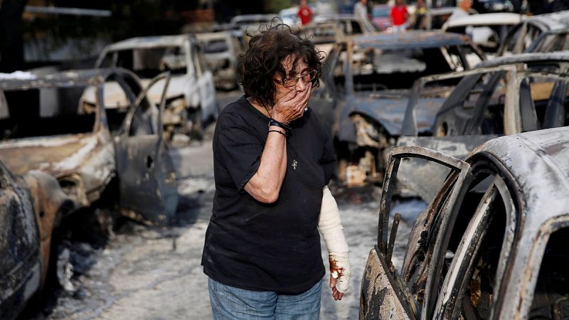 Grecia busca a los desaparecidos de los incendios que han dejado ya 76 muertos - Informativo 24h | Ver