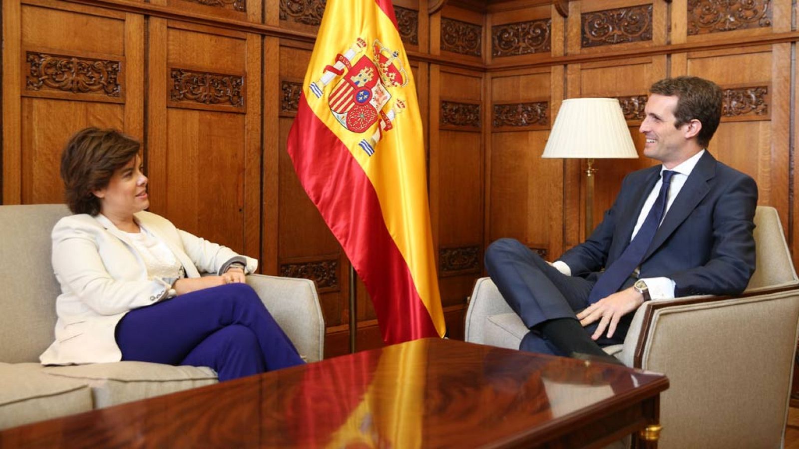 Casado ofrece a Santamaría entrar en el Comité Ejecutivo Nacional y ella pide una integración proporcional a su 43% - Informativo 24h | Ver