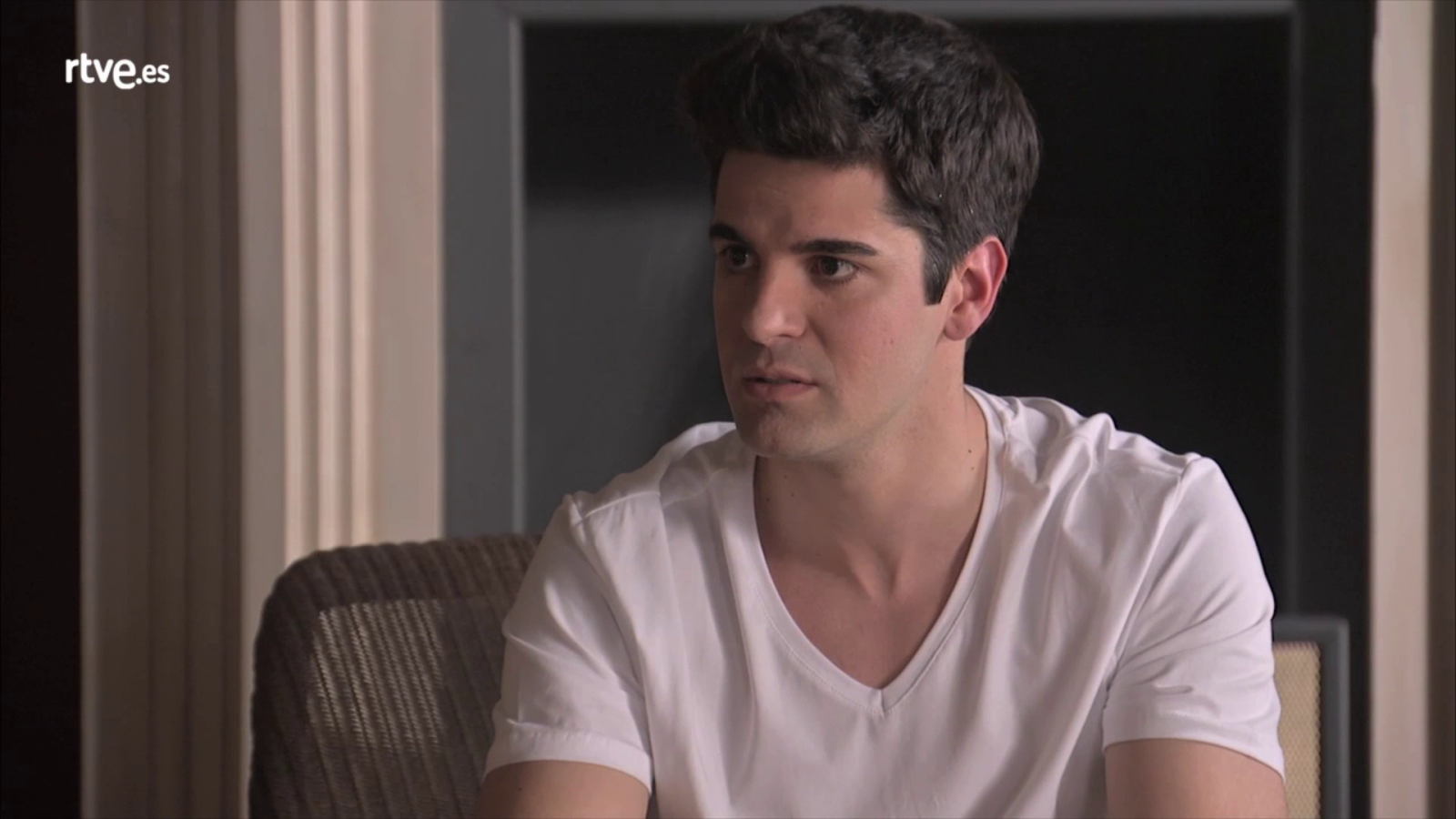 Servir y proteger - Olga y Julio toman una decisión