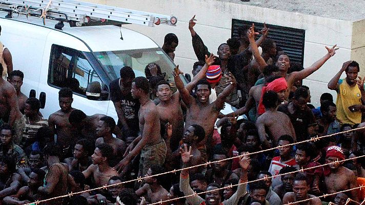 Telediario 1 - La Asociación de Guardias Civiles reclama más seguridad  para los agentes tras el salto a la valla de Ceuta