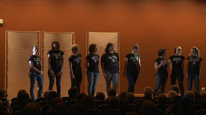 Telediario 1 - Investigadoras y profesoras de la Universidad Pública de Navarra promueven la ciencia a través del teatro