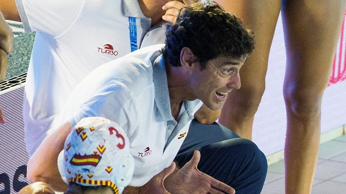  - Miki Oca y las jugadoras se muestran felices