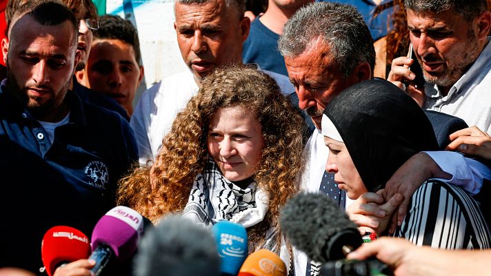Informativo 24h - La adolescente palestina Ahed Tamimi sale de prisión tras su condena por abofetear a un soldado israelí