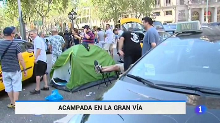 Telediario 1 - Continua la ocupación de la Gran Vía de Barcelona