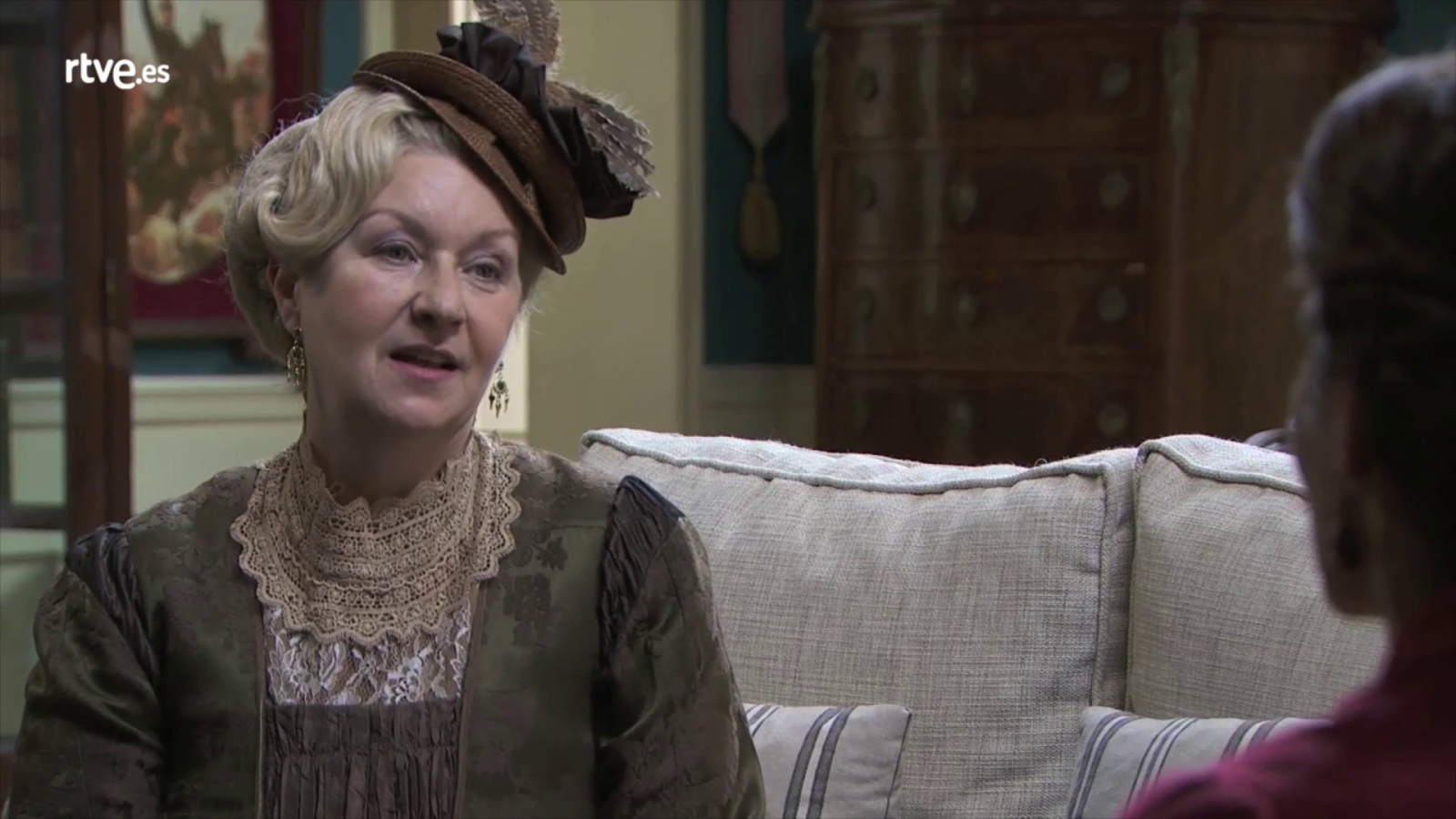 Acacias 38 - Susana le cuenta a Silvia que Elvira está embarazada