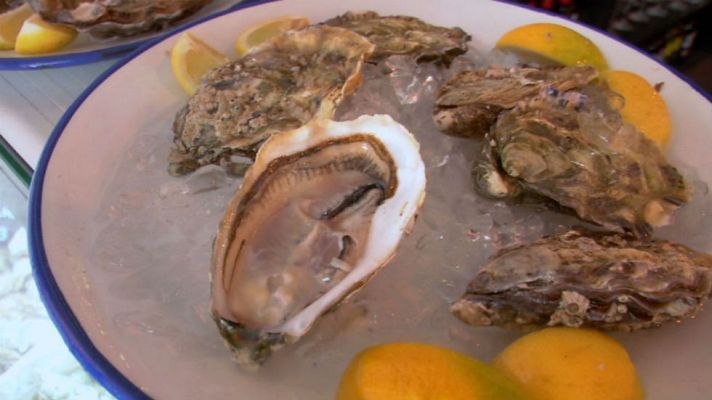 Aquí la Tierra - Aprendemos a abrir ostras con el mejor: el campeón de España