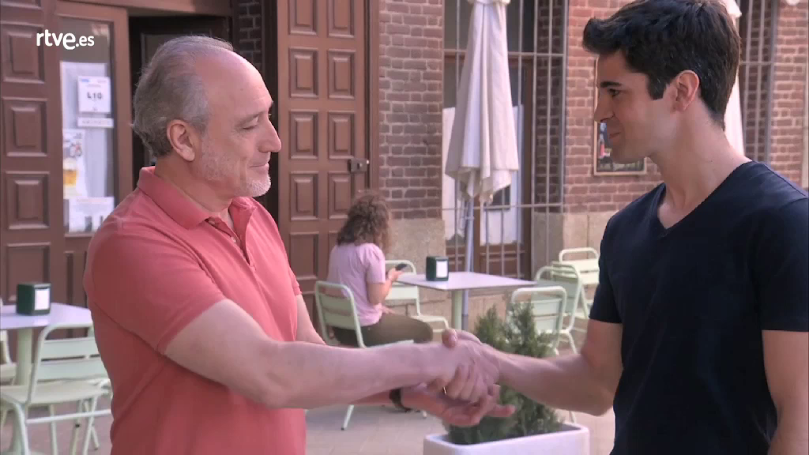 Servir y proteger - Antonio acepta a Julio en su familia