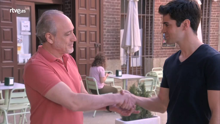 Servir y proteger - Antonio acepta a Julio en su familia